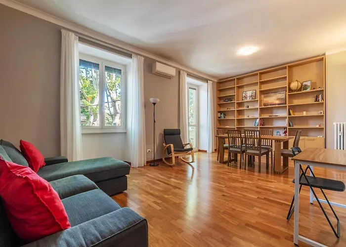 Rione Prati Comfy Apartment