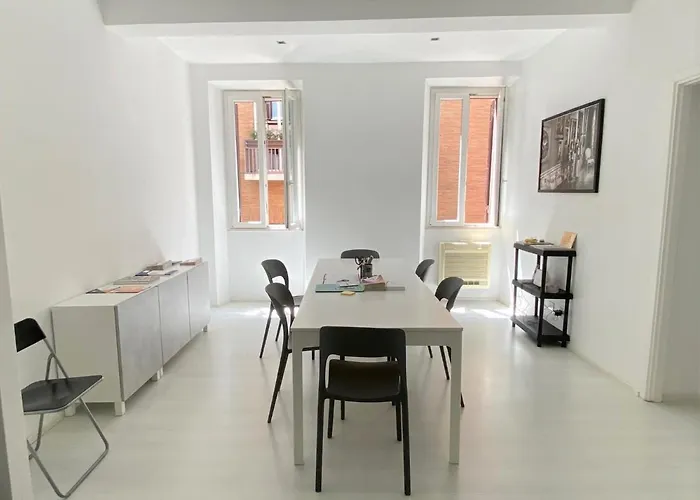 Frezza Business Office & Lounge