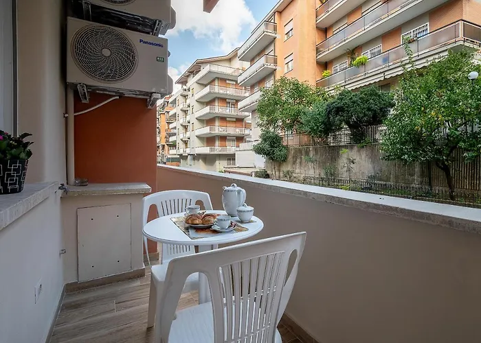 Emily Valles Apartment Saint Peter\'S