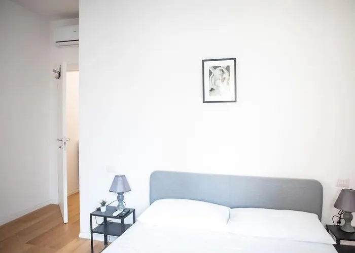 Vatican Apartment With Balcony