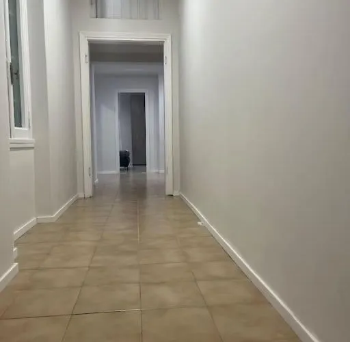 Apartment V12