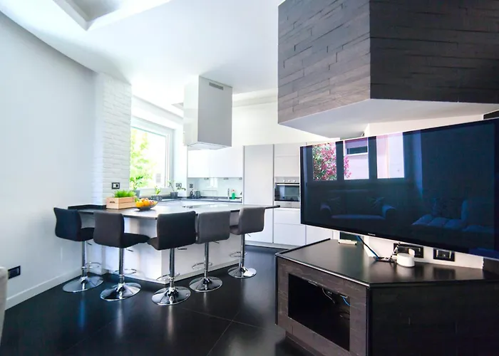 Luxury Modern Flat Near Vatican With Self Check In And Free Street Parking