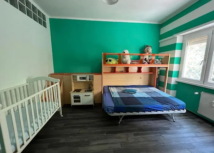 Nathan House, Due Camere