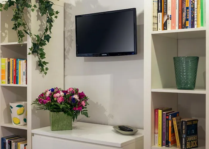 Rome as you feel - Piazza dei Satiri apartments