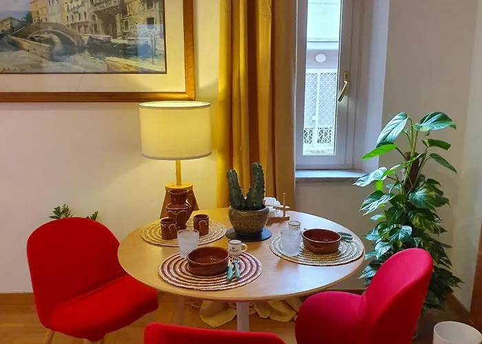 My Flat For You, Top Floor,Close Vatican