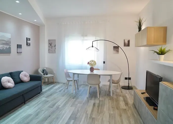 Ottavia Station Apartment