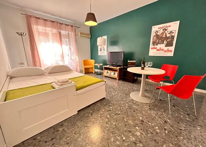 70\'S House