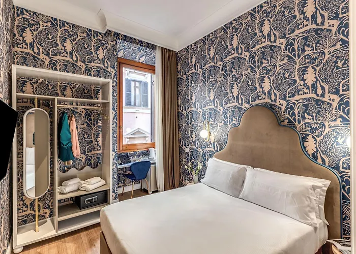 Townhouse Condotti 29