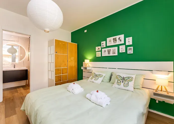 Vatican 10 Min Modern Apartment Ac, Wi-Fi, Netflix