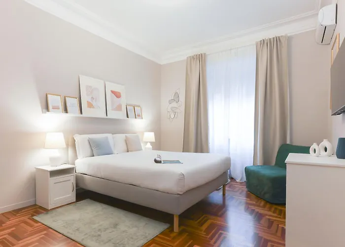 Piramide Deluxe Apartment