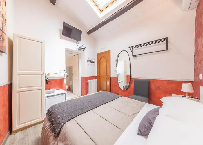 Room In Bb - Small Double Room In History House