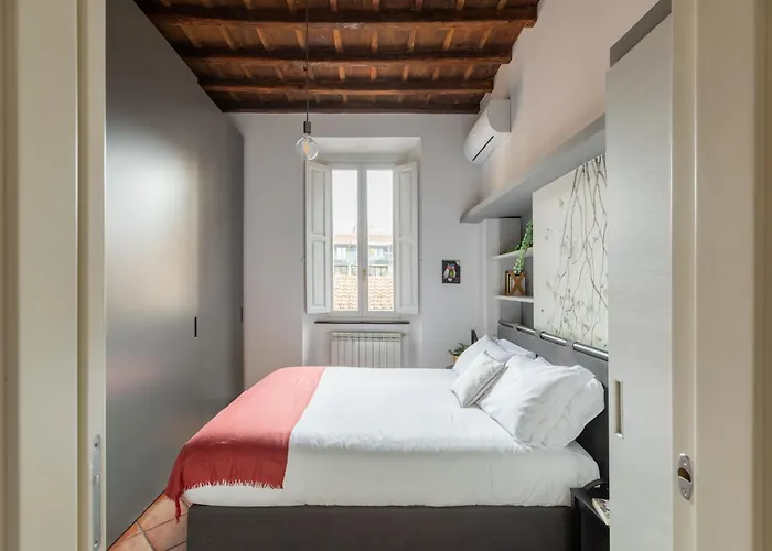 Iflat Trevi Charm, Elegant & Comfy Roman Escape