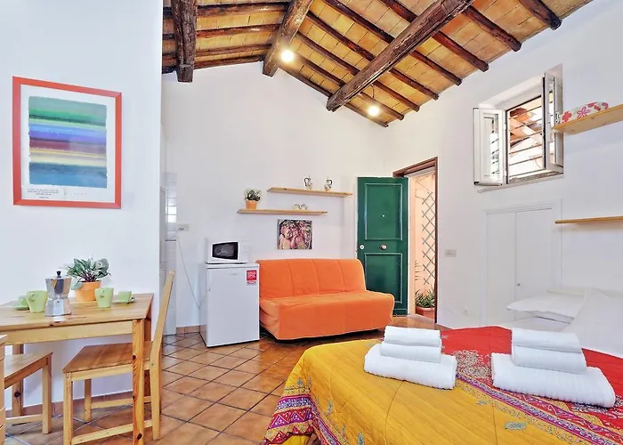 Indi Flat In Monti