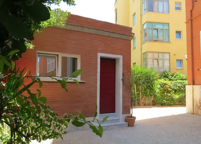 The Red Box Roma On The Beach
