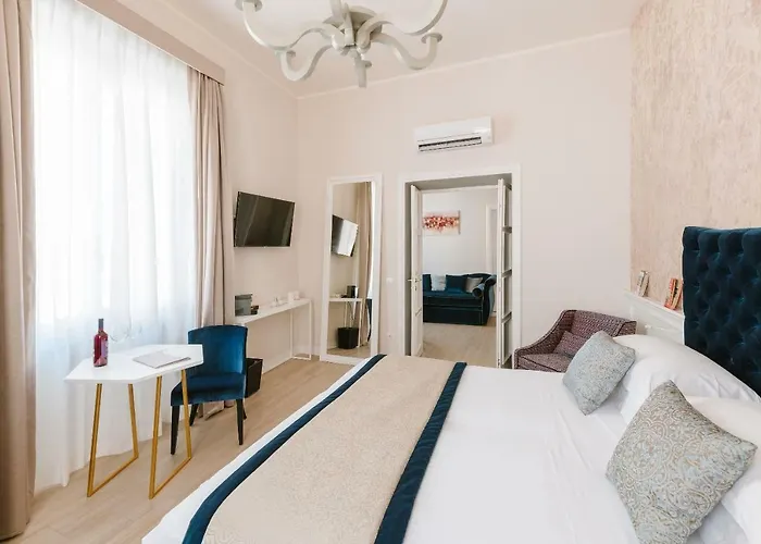 Rhea Silvia Luxury Navona