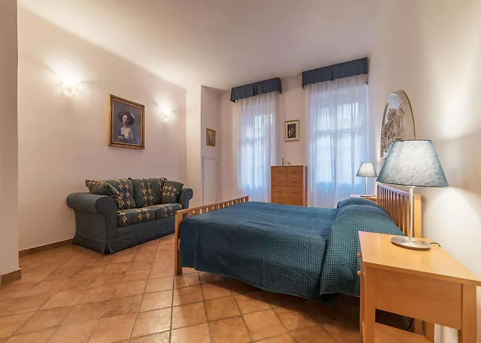 San Lorenzo Roomy Apartment