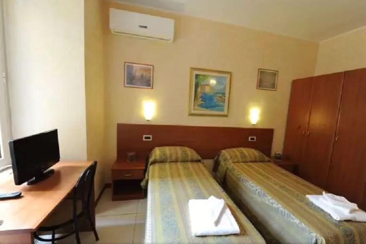 Le Rose Hotel