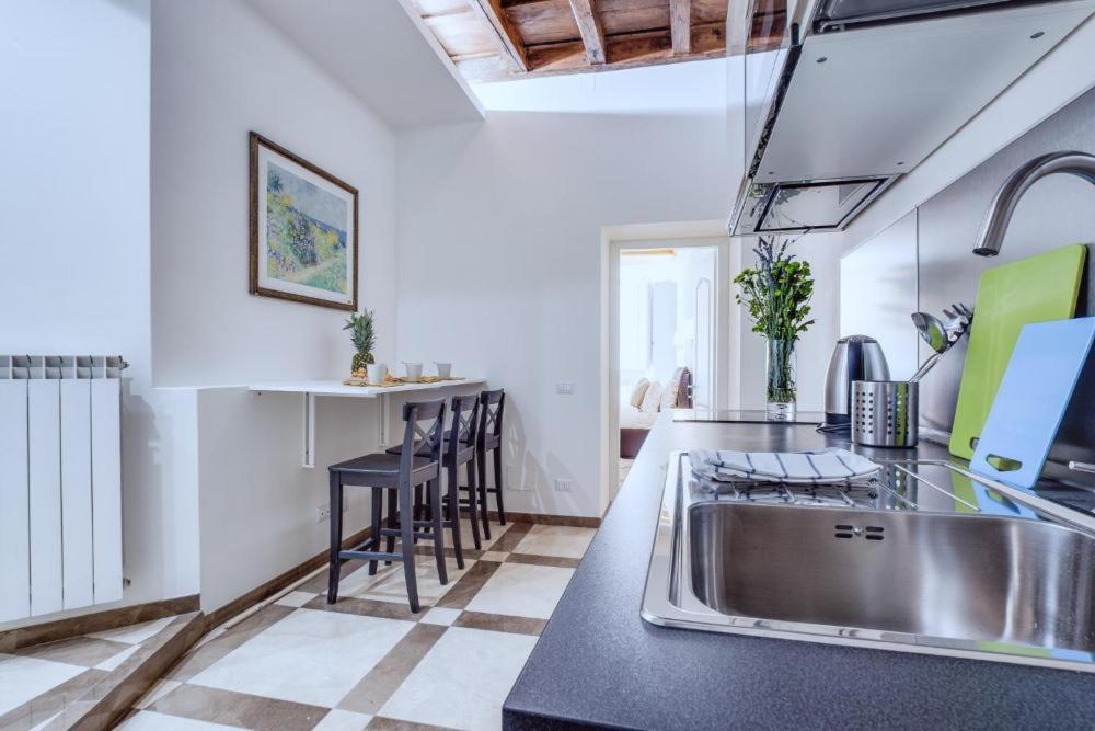 Iflat Trevi's Stylish Paradise Apartment