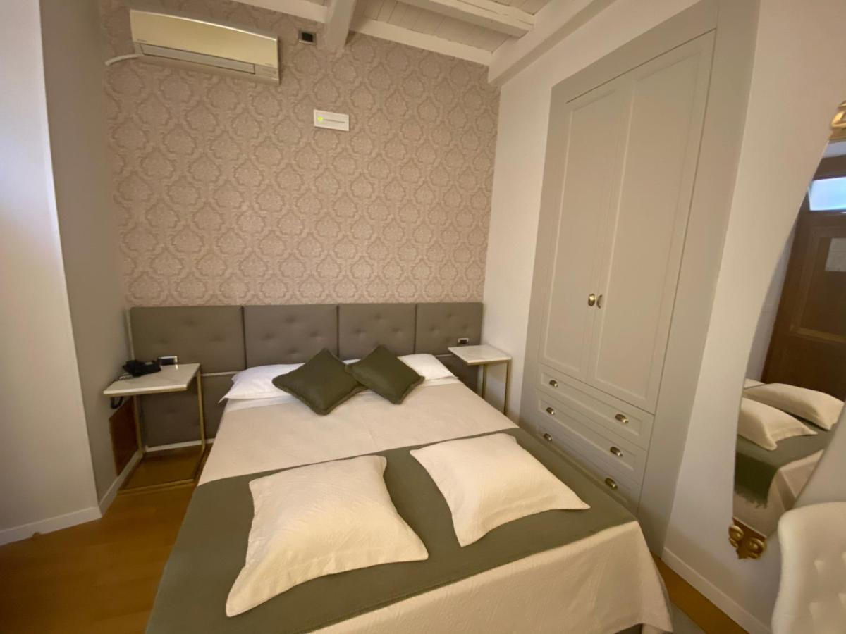 Condotti Guest house Rome