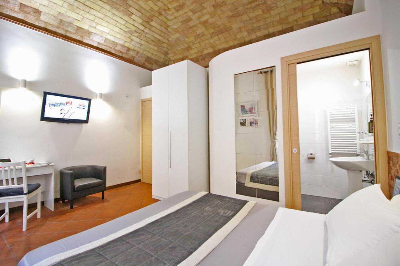 Machiavelli Guest house 2*