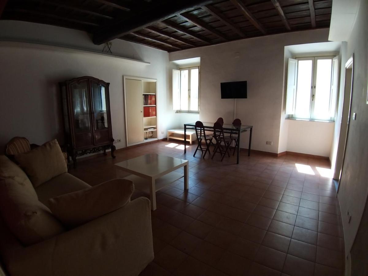 Easy Holidays - Laterano Apartment