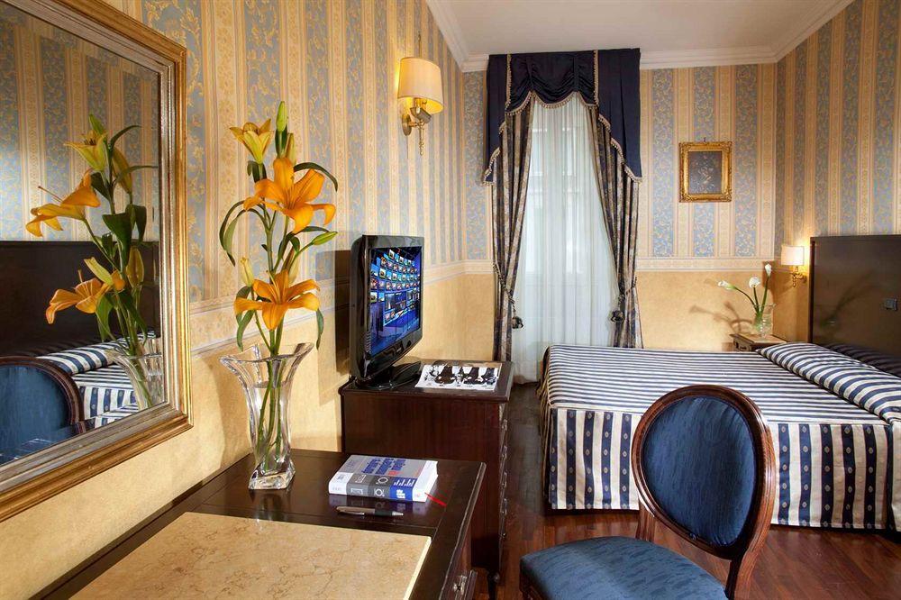 Del Corso 3* Rome