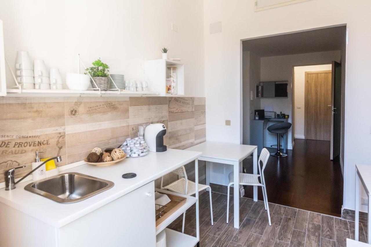 Shine House 3* Roma