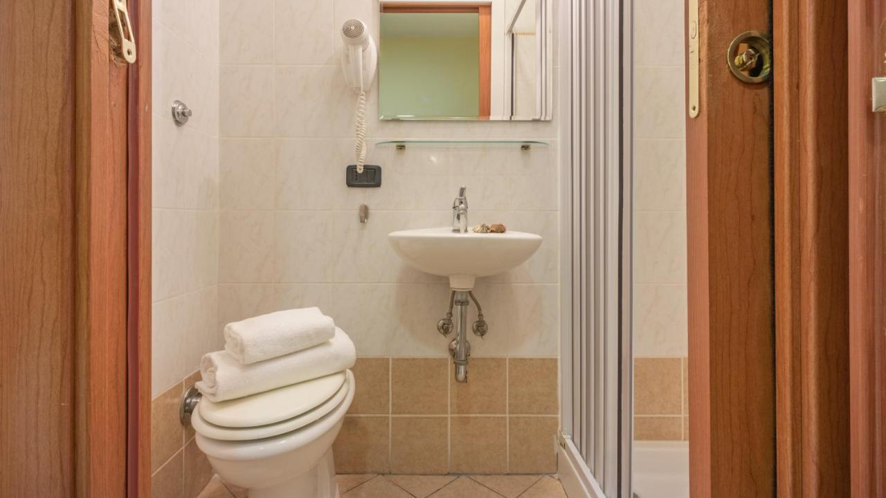Domenichino Guesthouse * Rome