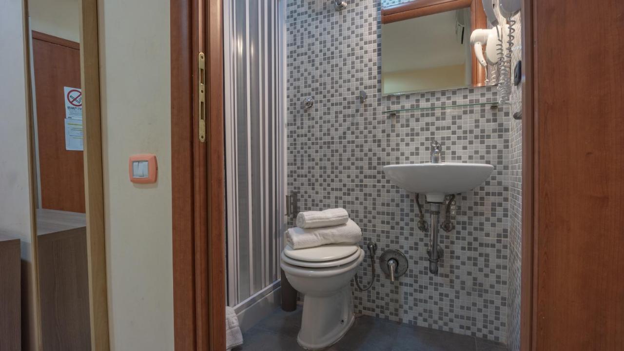 Domenichino Guesthouse Guest house Rome