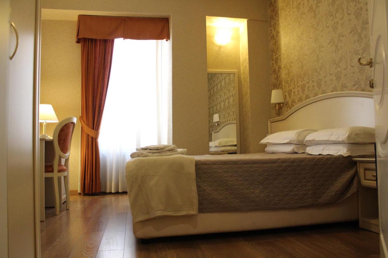 Domus Bocca Di Leone Guest house