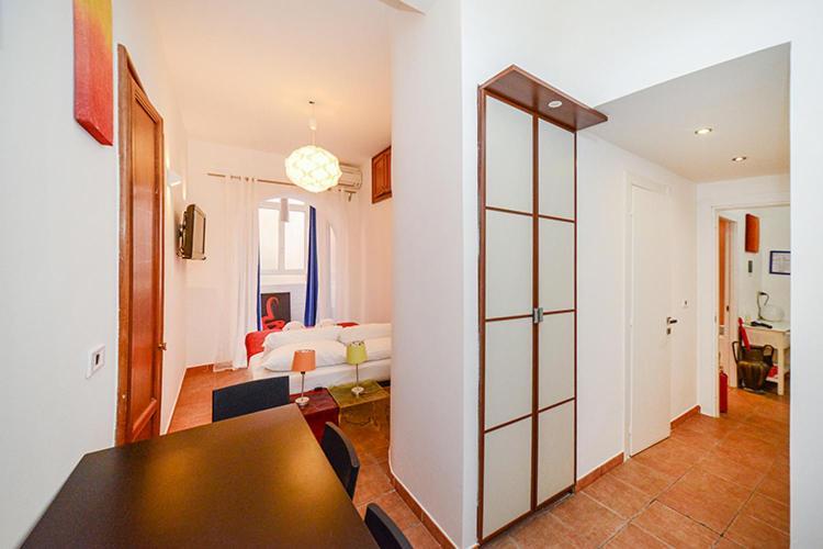 Guest house Be First