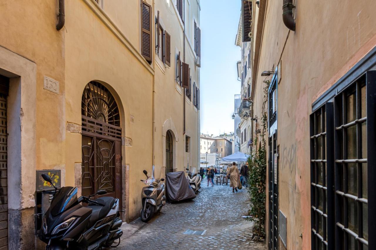 Deluxe Apartment - Campo Dei Fiori Apartment
