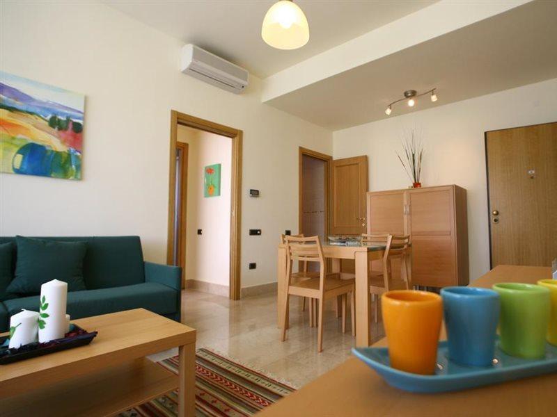 Lux Aparthotel