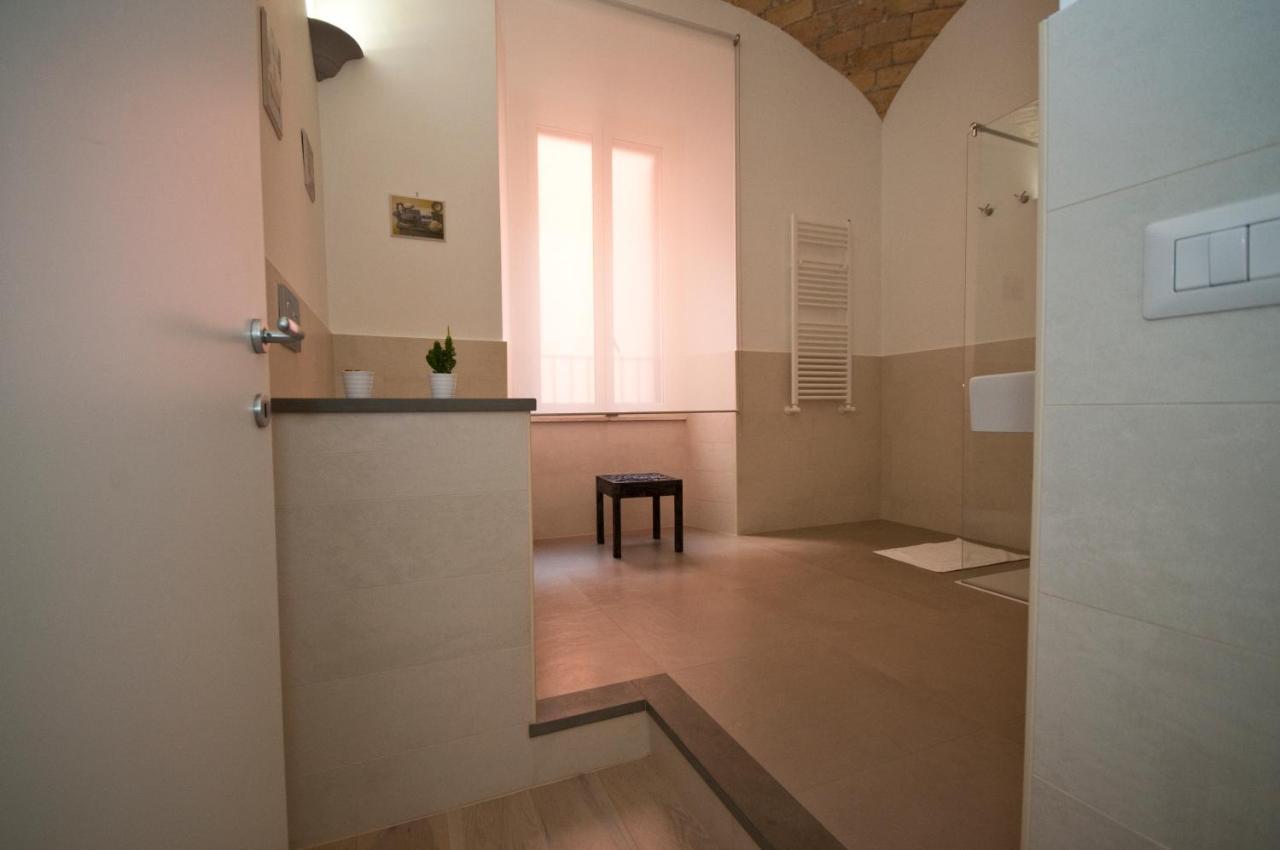 La Finestra Sul Colosseo Bed & Breakfast Rome