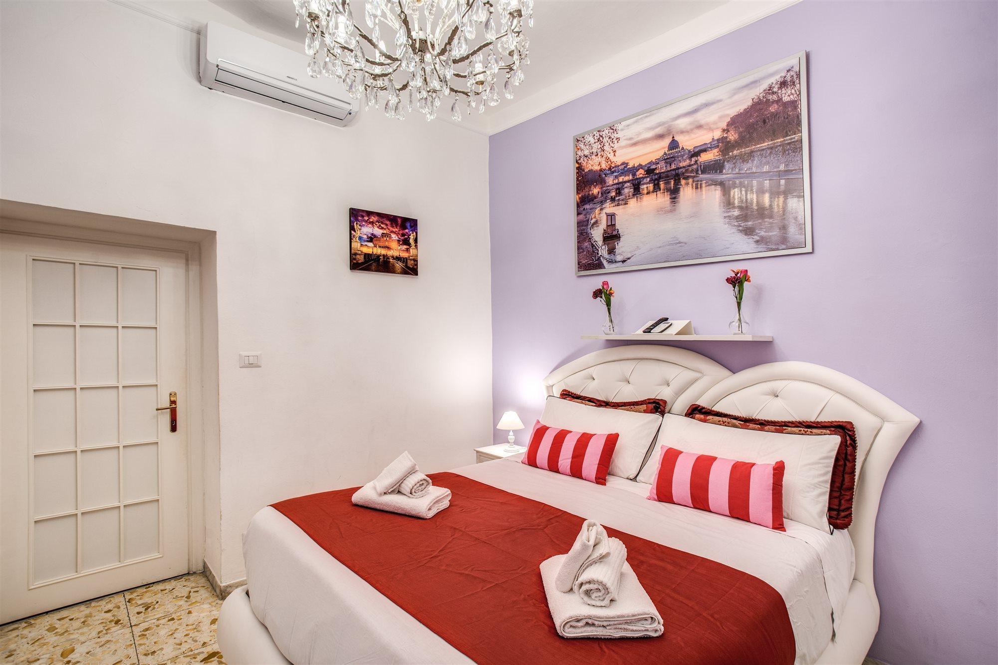 Royal Vatican Apartment *