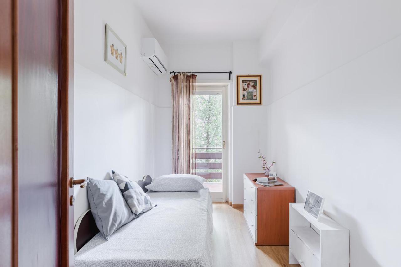 Pelizzi Apartment, 5 Persone, 2 Camere, Balcone, Cinecittà *