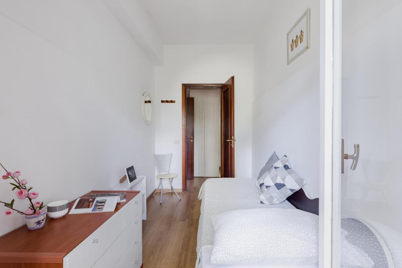 Pelizzi Apartment, 5 Persone, 2 Camere, Balcone, Cinecittà Appartamento Roma