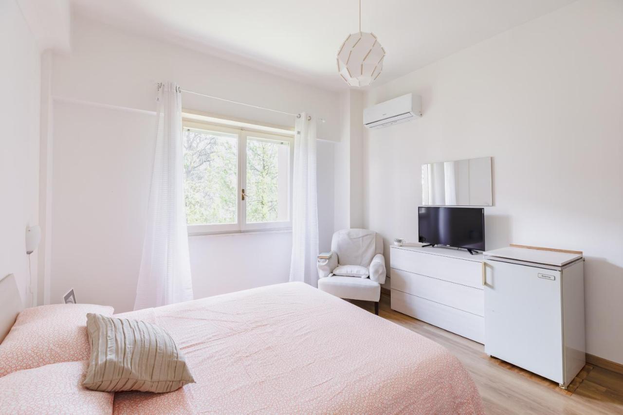 Pelizzi Apartment, 5 Persone, 2 Camere, Balcone, Cinecittà Appartamento Roma