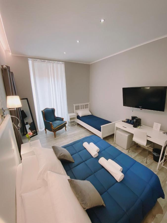 Bed And 2* Rome