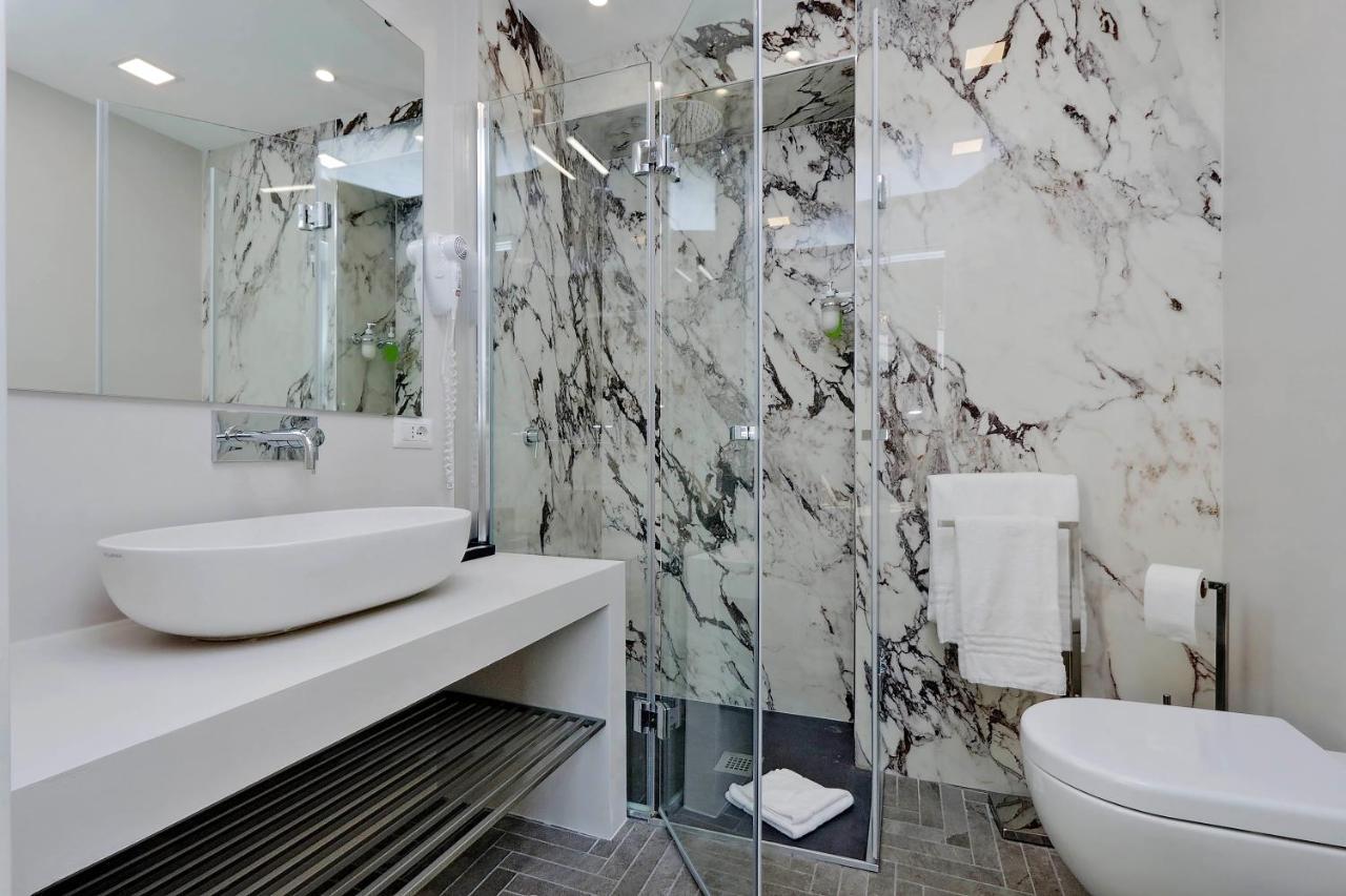 Della Croce Luxury