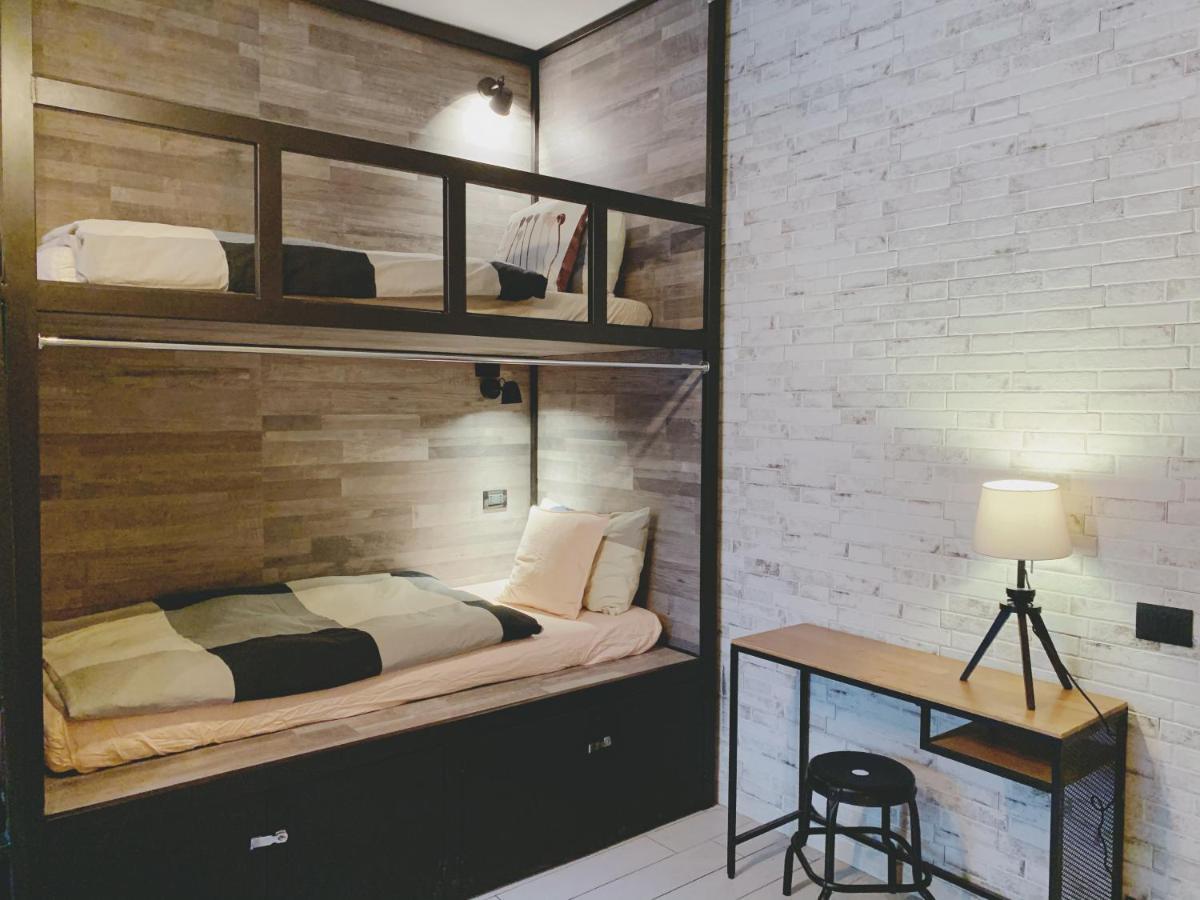 V House Homestay