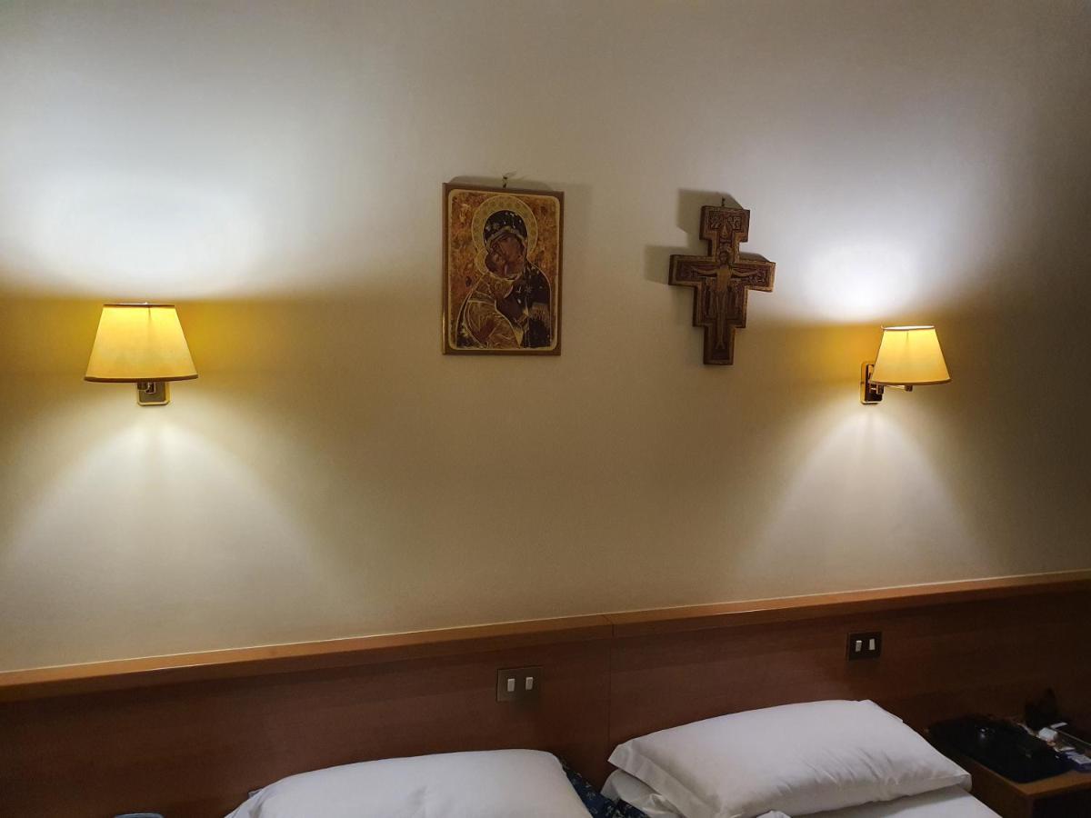 Suore Concezioniste Missionarie - Carmen Salles Bed & Breakfast Rome