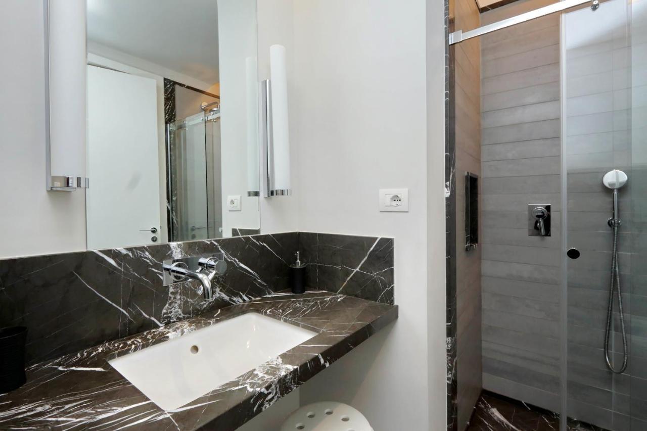 Apartment Romance Al Colosseo 2 *