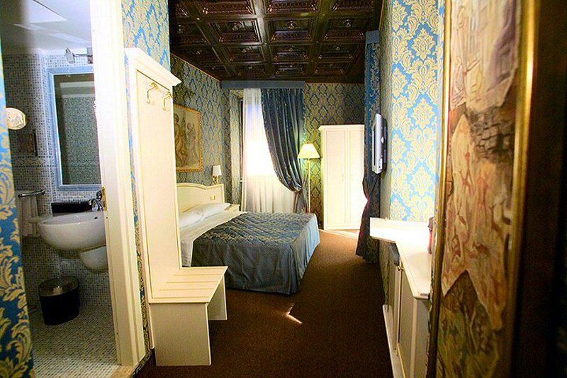 Guest house Residenza Canova Tadolini - 4*