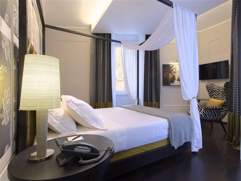 Hotel Stendhal Luxury Suites 4*