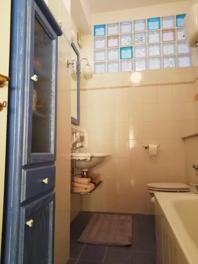 Apartment Questa Casa Non E Un Ciu-atr 9390-9 Rome