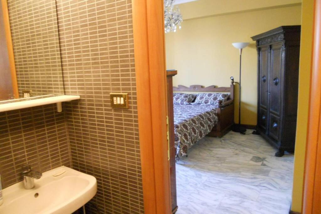 Julias Domus , Angels Suite, Metro C Apartment *