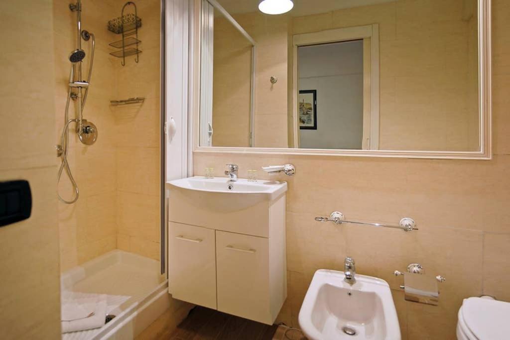 Vatican Luxury With Terrace - 7 People Apartment *