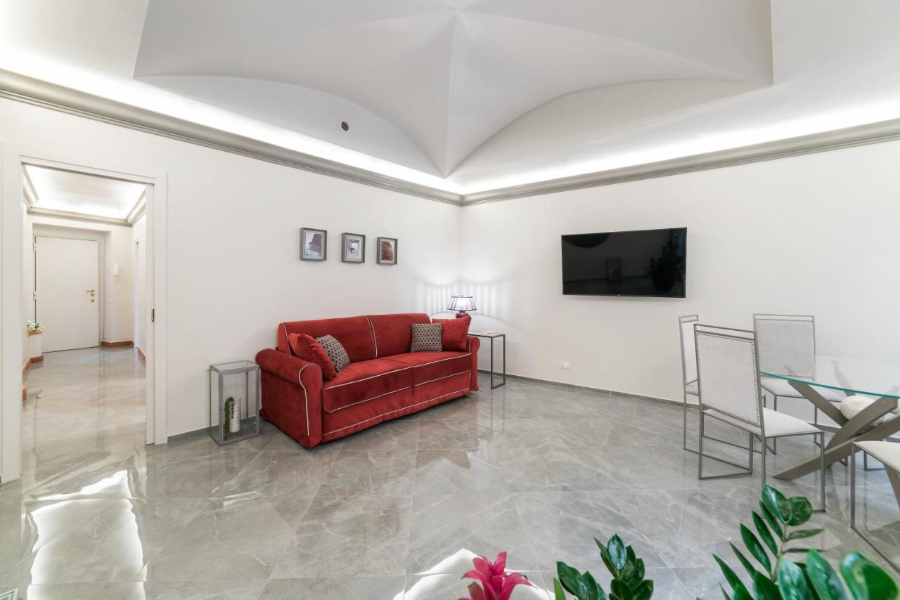 Bmga L Viapaola43 Palace Aparthotel Roma