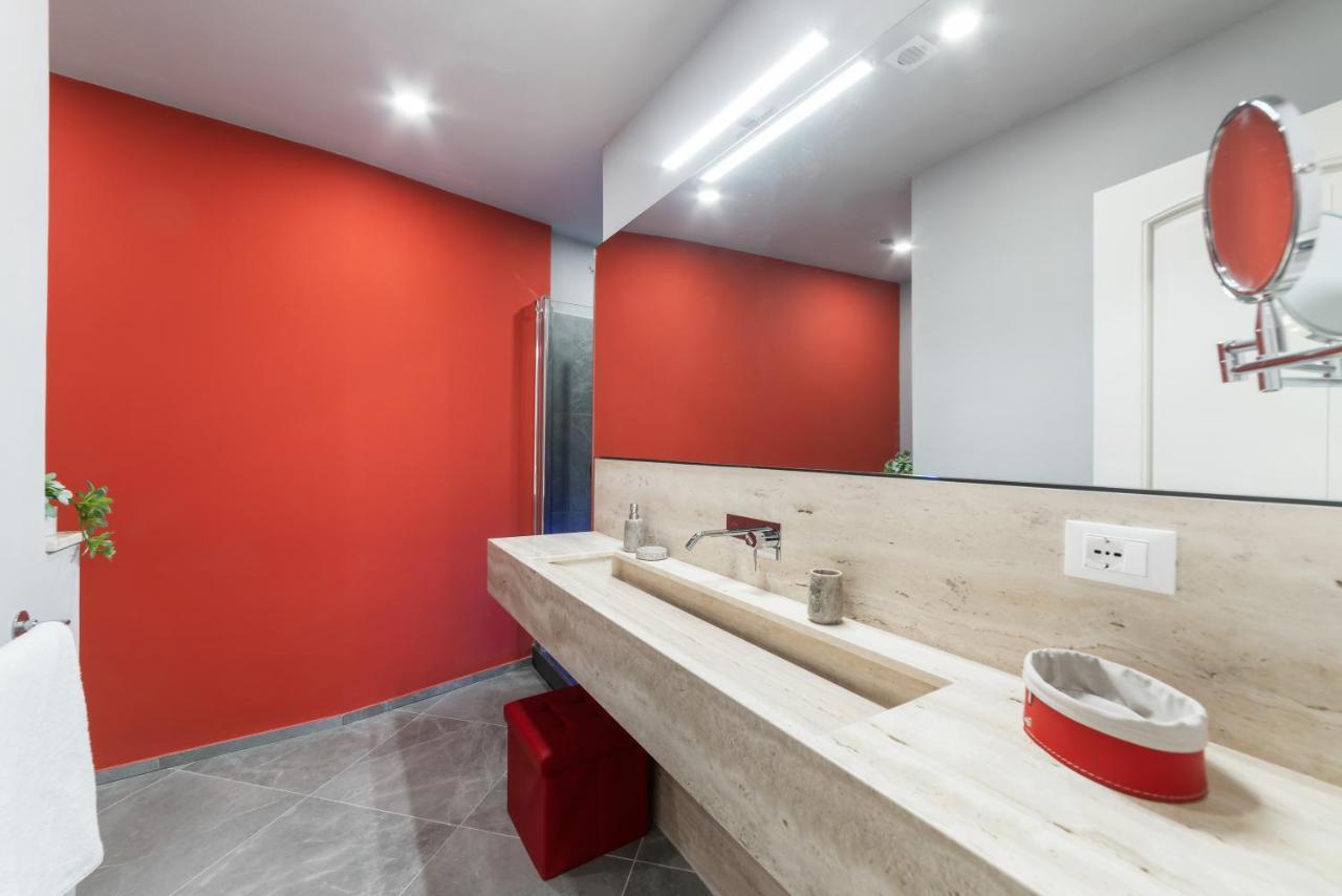 Bmga L Viapaola43 Palace * Rome